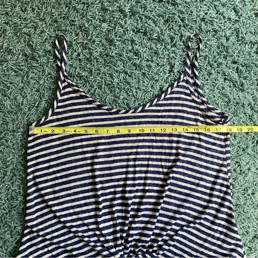 4/$25 SO Knot Front Tank Top Size L - Picture 3 of 6